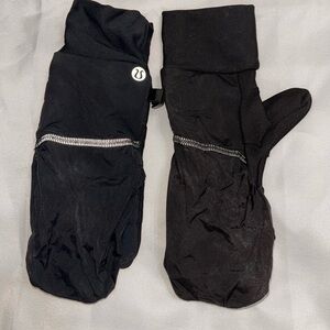 EUC Lululemon Run Fast Gloves w/ fold top mitten hood. Size M/L